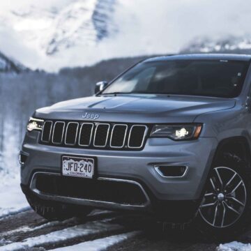 دانلود رایگان والپیپر ماشین جیپ (jeep) خاکستری 4k | کد 1318